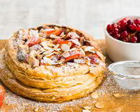 Пироги с клубникой