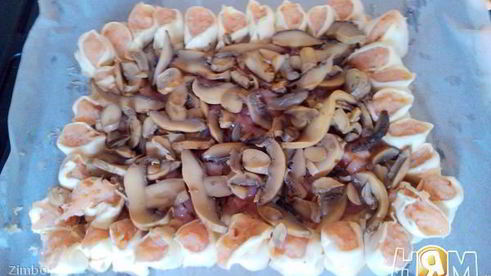 пирог розочки с фаршем и грибами