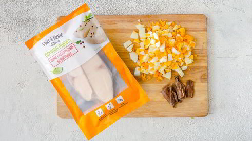 пирог с белой рыбой, анчоусами и луком-пореем