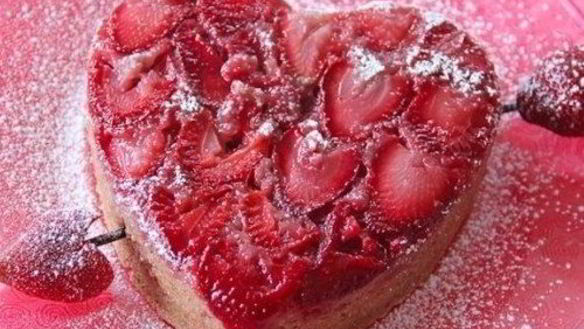 Рецепт Пирога с клубникой ко Дню влюбленных