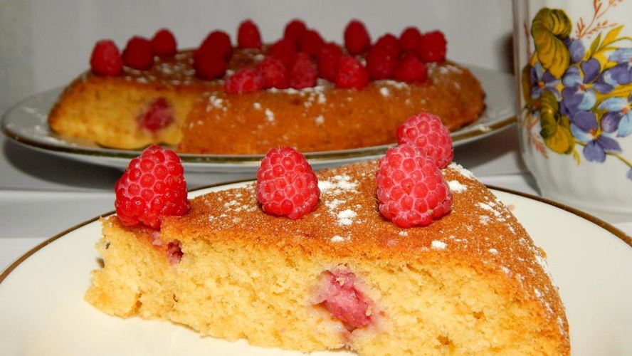 Рецепт пирога с малиной в мультиварке