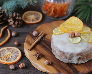 Пирог с орехами и изюмом