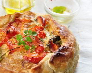 Пирог с цукини, черри и бокончини