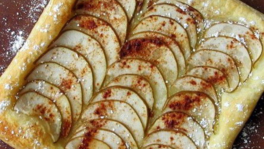 Рецепт слоеного пирога с грушей