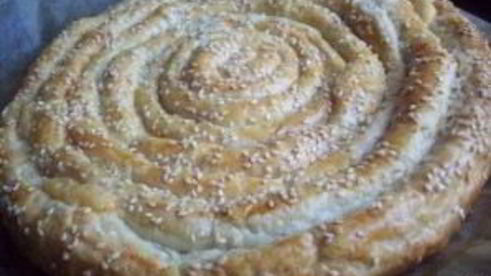 слоеный пирог с сыром