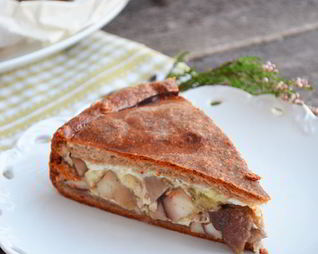 Сырный пирог с лесными грибами