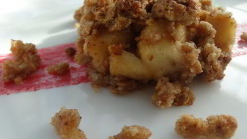 яблочно-грушевый пирог из запечённых мюсли