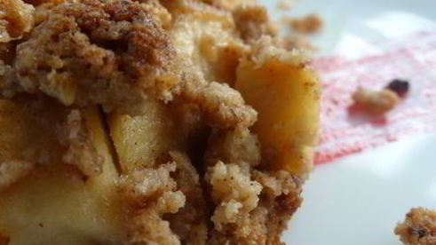 яблочно-грушевый пирог из запечённых мюсли