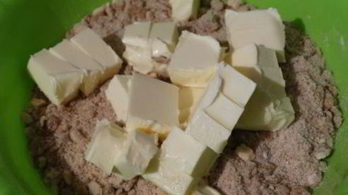 яблочно-грушевый пирог из запечённых мюсли