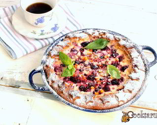 Ягодный пирог с маскарпоне