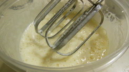 заливной пирог с ежевикой