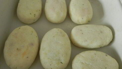 картофельно-творожные пирожки с зеленью и яйцом