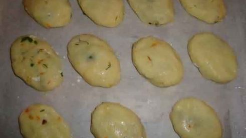 картофельные пирожки со скумбрией