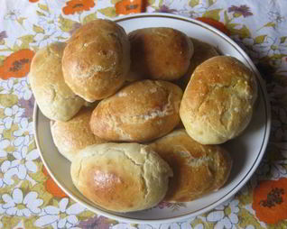 Пирожки дрожжевые на молоке с кремовой капусткой