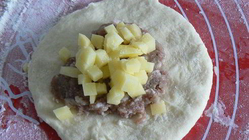 пирожки из творожного теста с мясом и картошкой