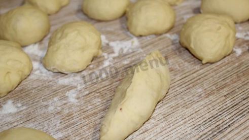 пирожки с клубникой из дрожжевого теста в духовке