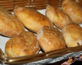 Пирожки с мясом и сыром на творожном тесте в духовке