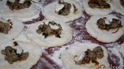 пирожки с мясом и сыром на творожном тесте в духовке