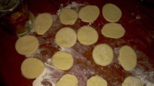 пирожки с повидлом на сковороде