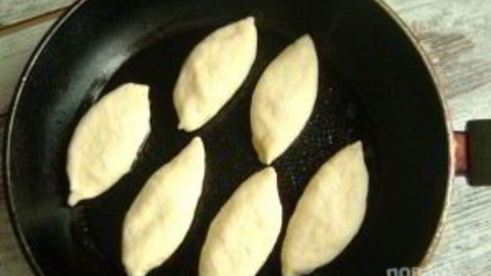 пирожки с рисом из дрожжевого теста