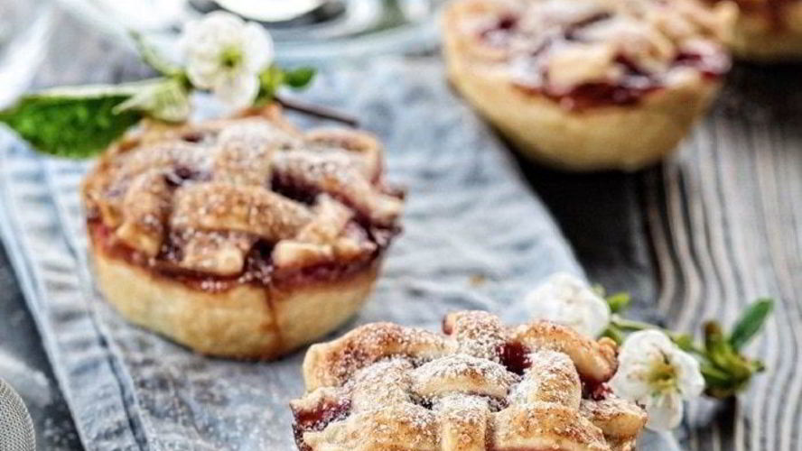 Рецепт пирожков с вишней