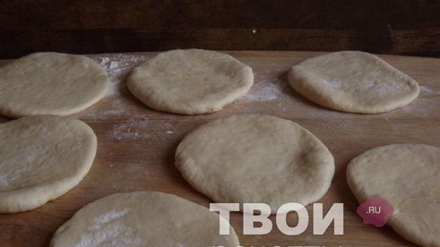 пирожки с яйцом и луком