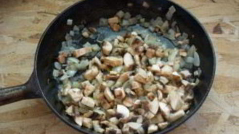 слоеные пирожки с грибами