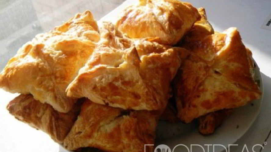 Рецепт слоеных пирожков с творогом