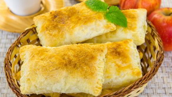 Рецепт Слоеных пирожков с яблоками