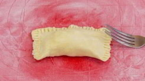 слоеные пирожки с яблоками