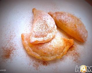 Творожные пирожки с яблоком и корицей