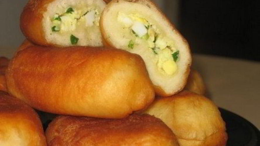 Рецепт жареных пирожков с начинкой из зеленого лука и яйца