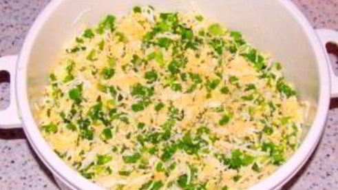 жареные пирожки с яйцом и луком