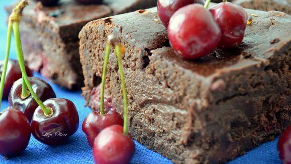 Рецепт Бесподобного брауни с вишней на темном пиве