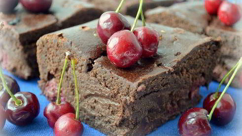 бесподобный брауни с вишней на темном пиве