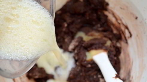 бесподобный брауни с вишней на темном пиве