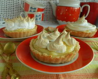 Лимонные пирожные с меренгой