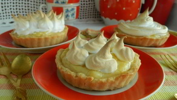 Рецепт Лимонных пирожных с меренгой