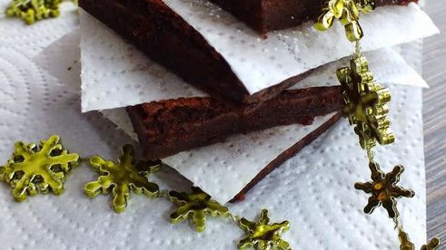 мокрые шоколадные пирожные