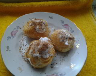 Пирожное Шу с белковым заварным кремом