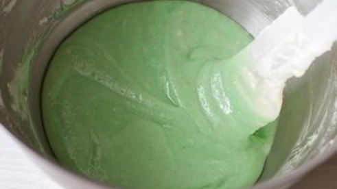 пирожные макарон с мятным ганашем