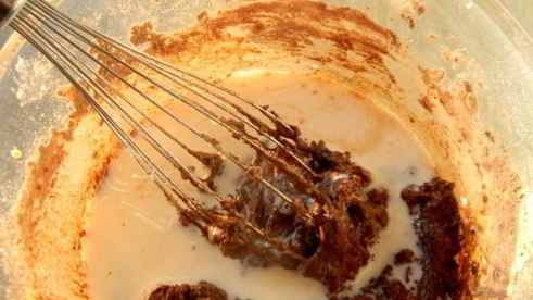 шоколадное пирожное