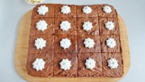 шоколадные пирожные со вкусом миндаля