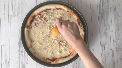 пицца карбонара с беконом