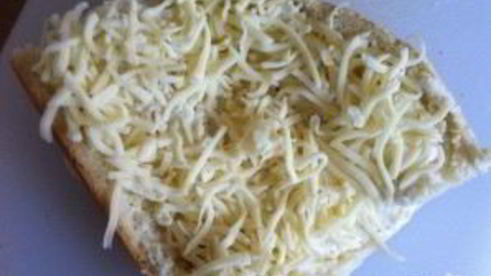 пицца маргарита на хлебе