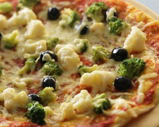 Пицца с брокколи и цветной капустой