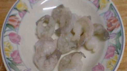 пицца с грибами и креветками