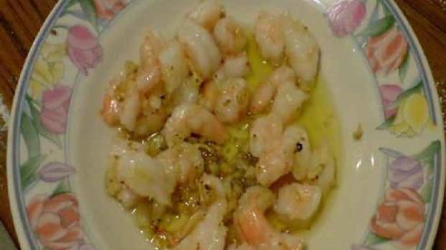 пицца с грибами и креветками