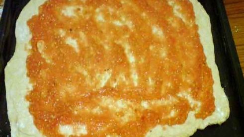 пицца с грибами и креветками