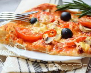 Пицца с грибамии и колбасой